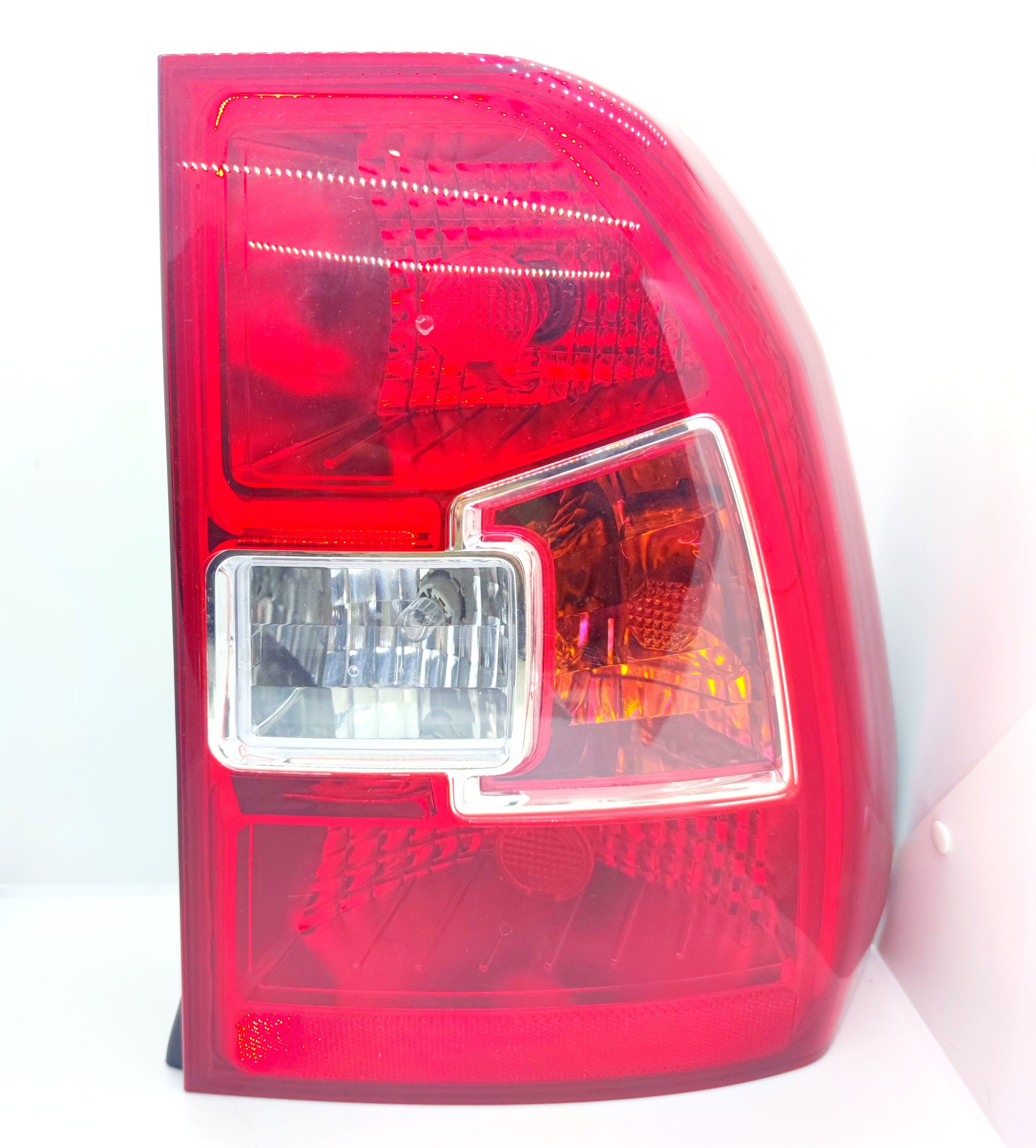 STOP TRASERO DERECHO PARA KIA SPORTAGE